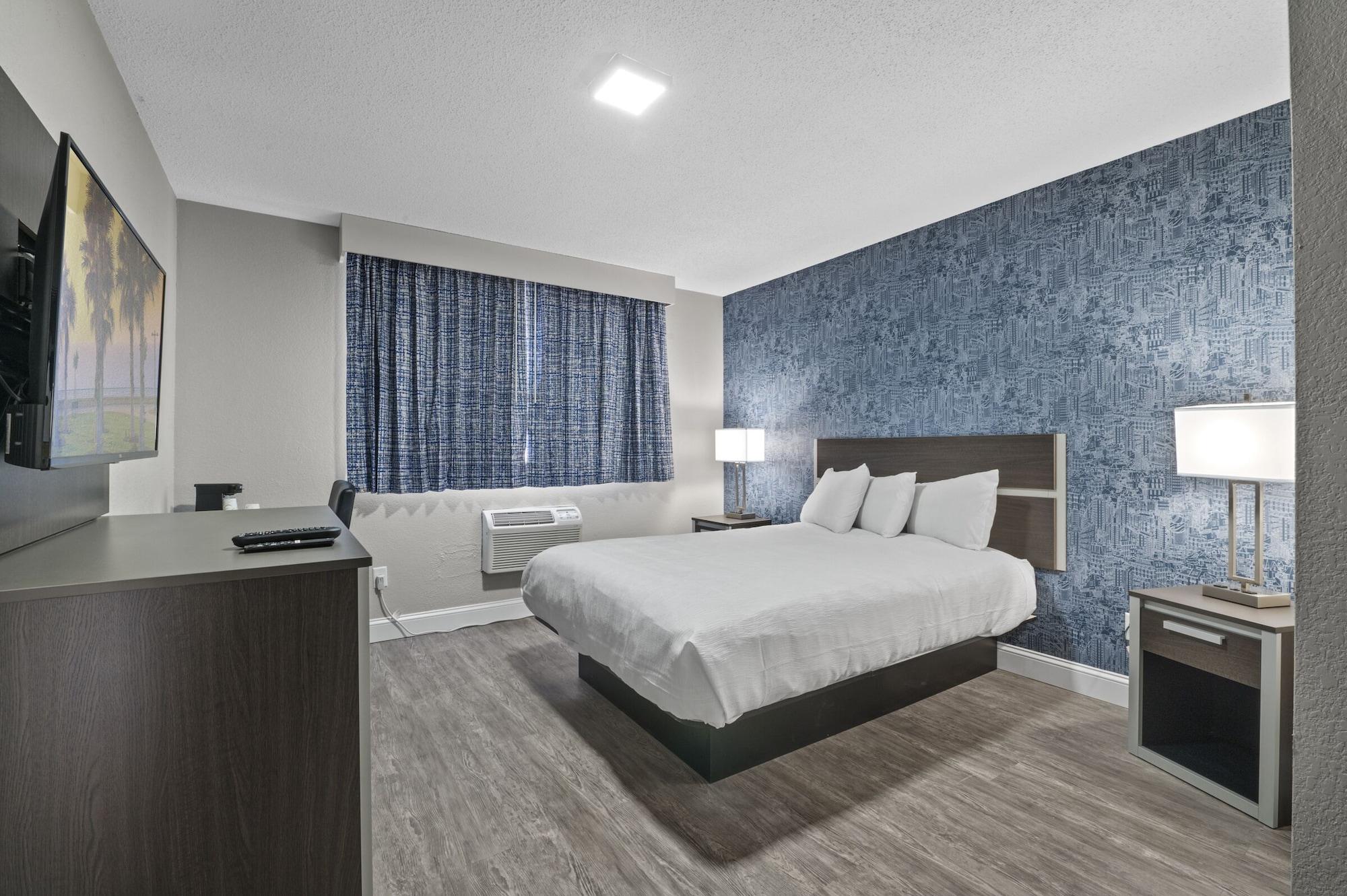 Super 8 By Wyndham Watertown/Cambridge/Boston Area Hotel ภายนอก รูปภาพ