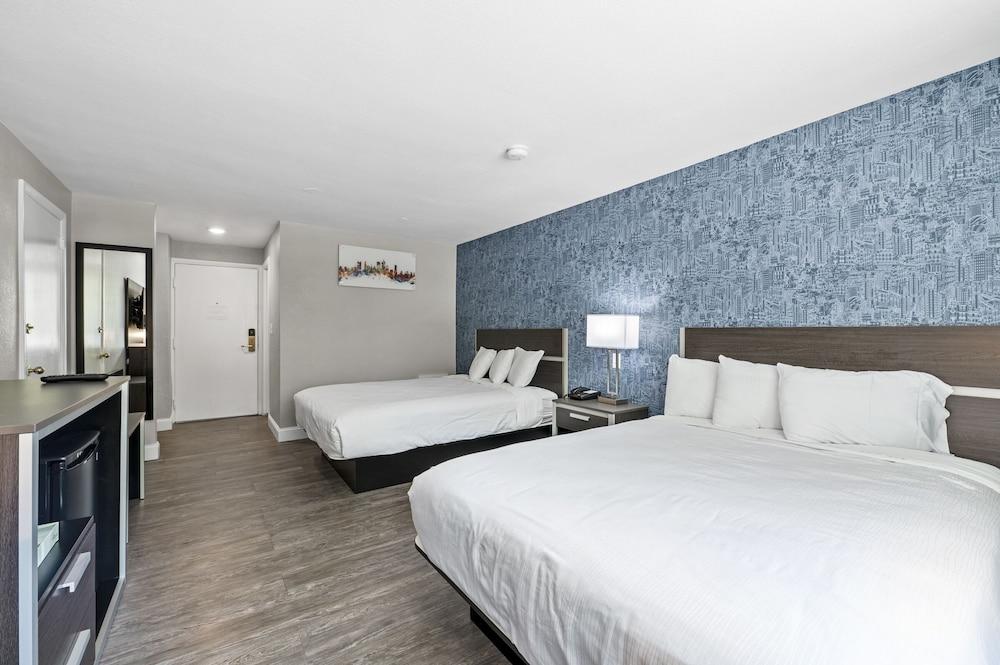 Super 8 By Wyndham Watertown/Cambridge/Boston Area Hotel ภายนอก รูปภาพ