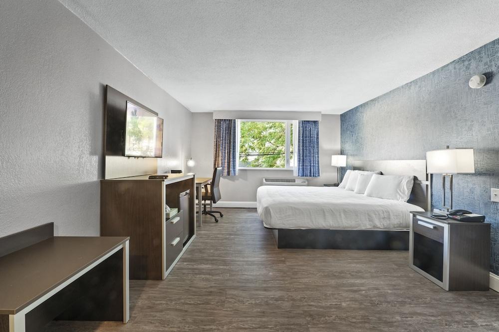 Super 8 By Wyndham Watertown/Cambridge/Boston Area Hotel ภายนอก รูปภาพ