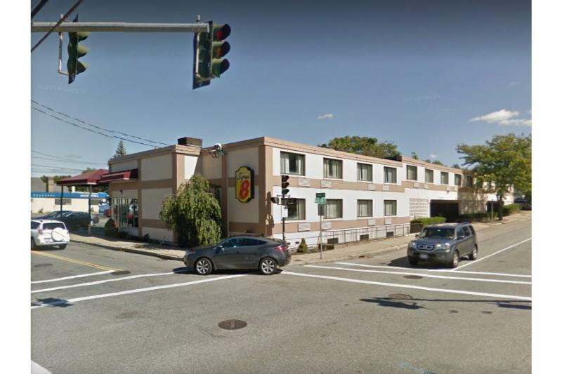 Super 8 By Wyndham Watertown/Cambridge/Boston Area Hotel ภายนอก รูปภาพ
